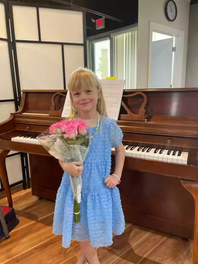 Sultanova Studio - Уроки игры на музыкальных инструментах в Майами