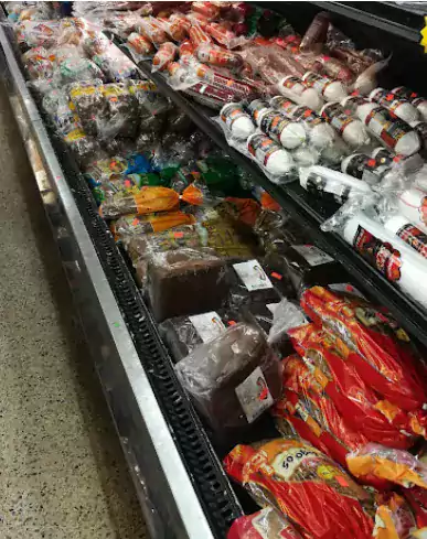 World Market & Cafe - Магазины в Майами