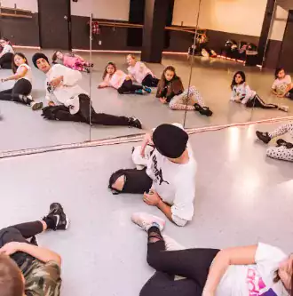 ACROSSERS (Dance studio) - Школы в Лос-Анджелесе