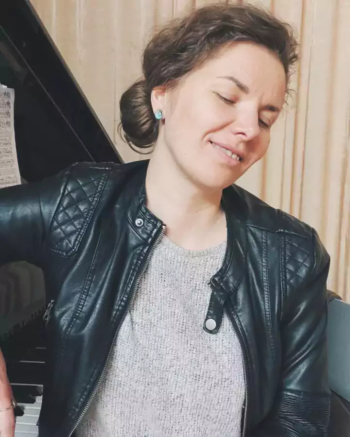 Уроки игры на фортепиано, вокал онлайн.(Skype) - Вокал, Уроки игры на музыкальных инструментах в США