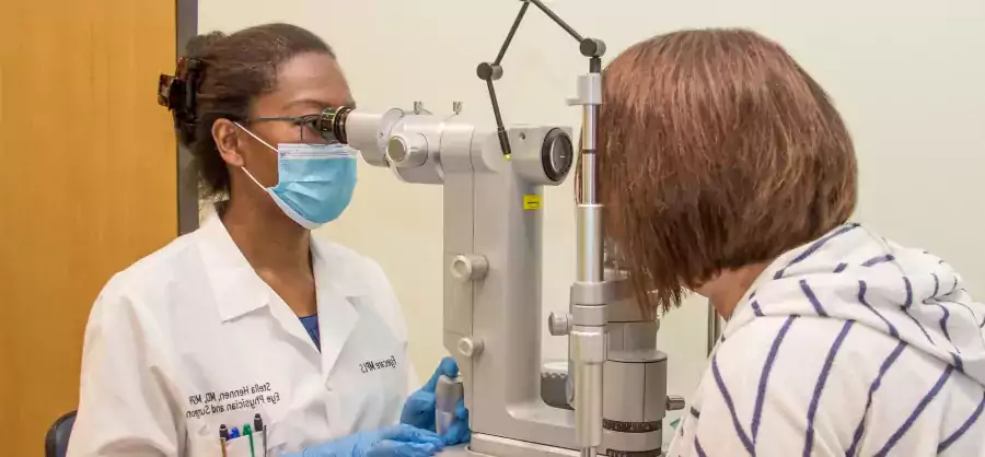  Офтальмолог Stella Hennen - Офтальмологи в Миннеаполисе