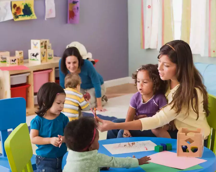 Академия раннего изучения языков "VURC 3" в Торнтон - Летний лагерь в Денвере