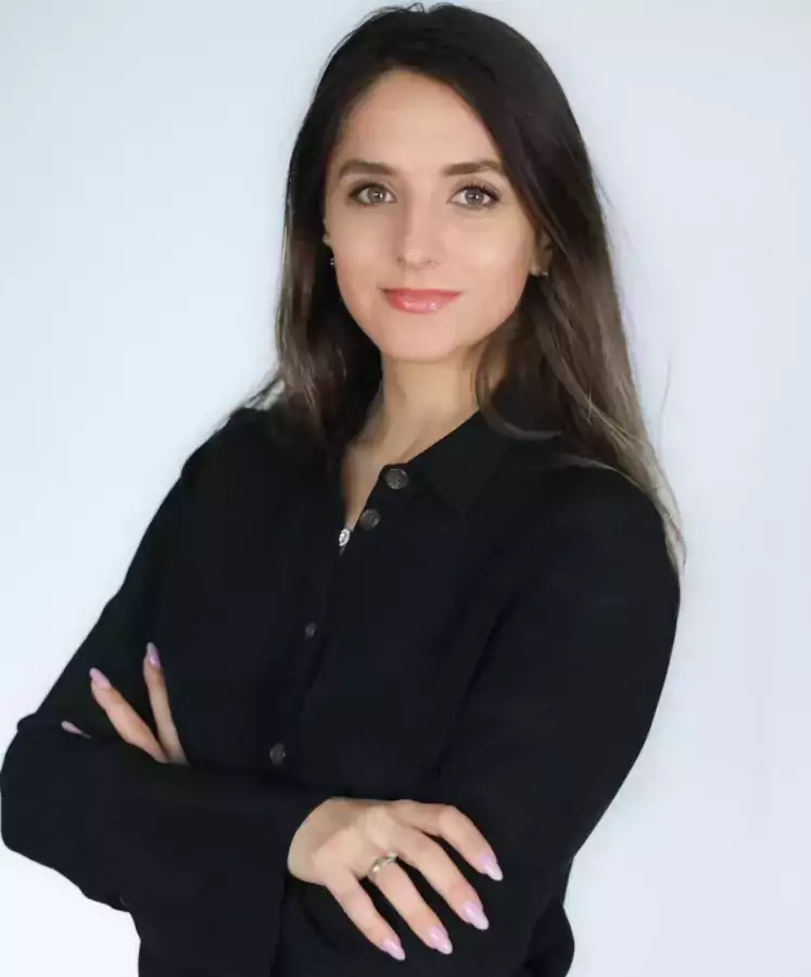 Halyna Hrabar Realtor powered by EXIT Realty Redefined - Риэлторы в Чикаго