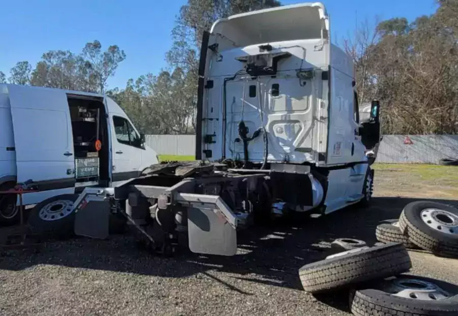 Ремонт траков по вызову/Lkw Truck Repair - Ремонт траков и трейлеров в Сакраменто