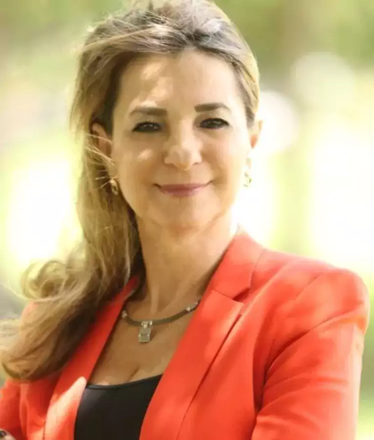 Анна Маснев, Premier Associates Realty - Риэлторы в Майами