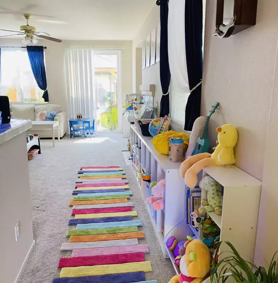 Little Sunshine Daycare - Детские сады в Сакраменто