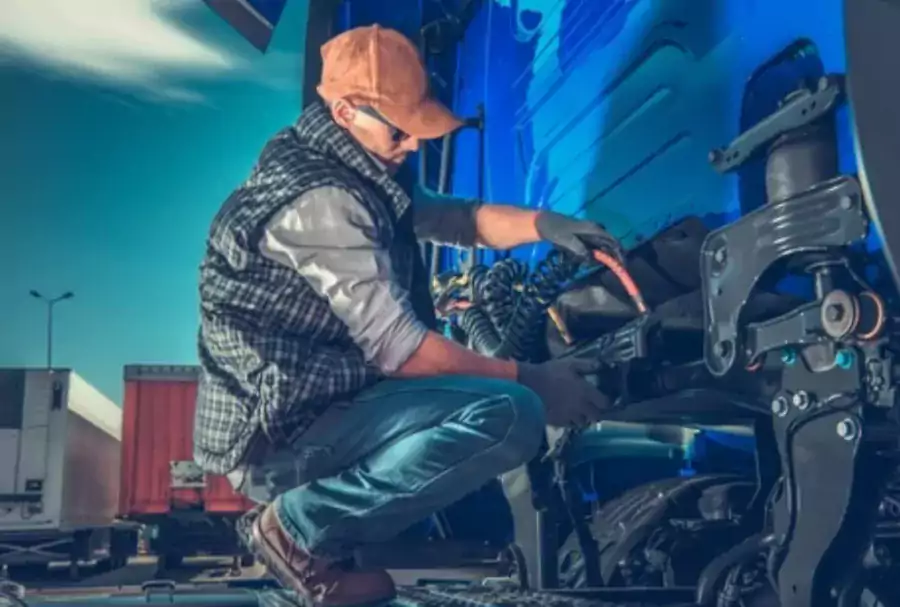 Евгений, Ремонт Траков - Ремонт траков и трейлеров в Солт-Лэйк-Сити